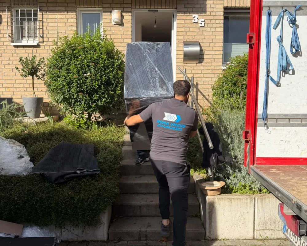 team-moving